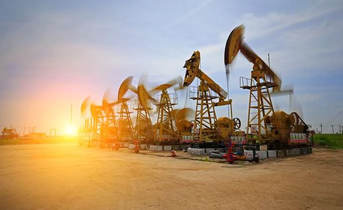 «Κατρακύλα» δίχως τέλος για το πετρέλαιο – 12 ημέρες πτώσης και συνεχίζει